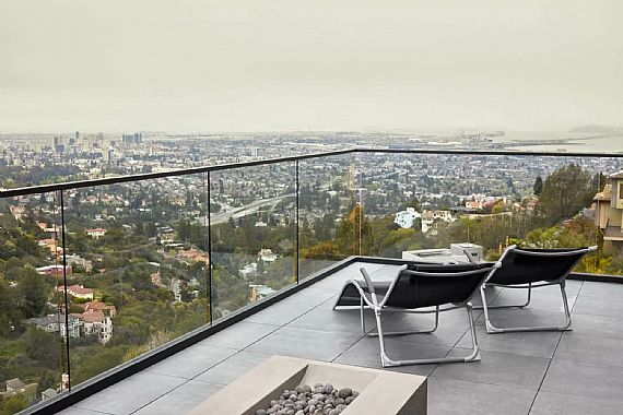 безрамные перила палубы, бескаркасные стеклянные перила