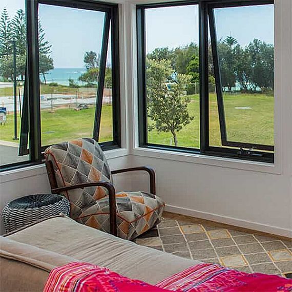 Алюминиевое навесное окно TGT70